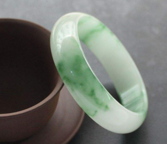 怎么保养玉镯 保养玉镯的四大常识   第2张