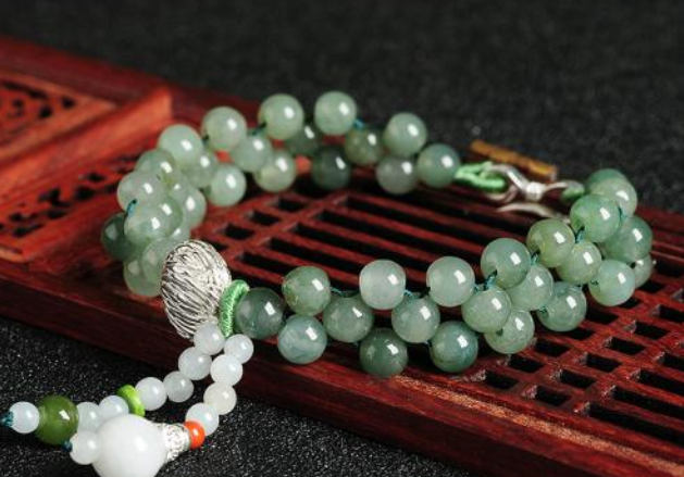 天然翡翠珠子价格 天然翡翠珠子一般多少钱 第2张