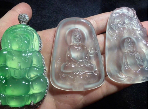 去缅甸买翡翠便宜吗 在缅甸当地买翡翠是不是便宜   第2张