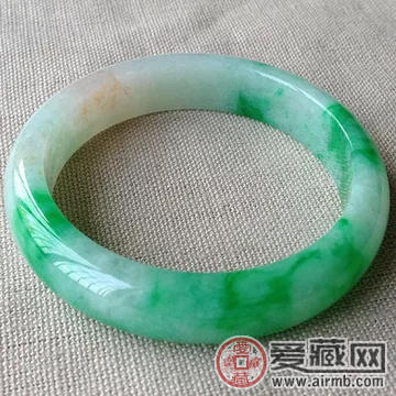 如何鉴定翡翠真假 