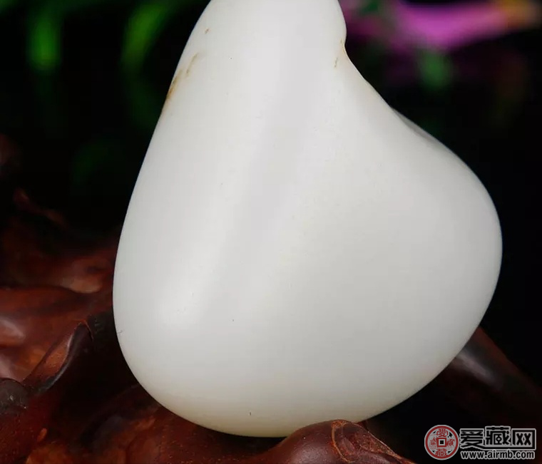 白玉的特点有哪些，贵不是没有原因的 