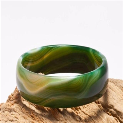 假绿玛瑙手镯图片   怎么鉴别绿玛瑙 