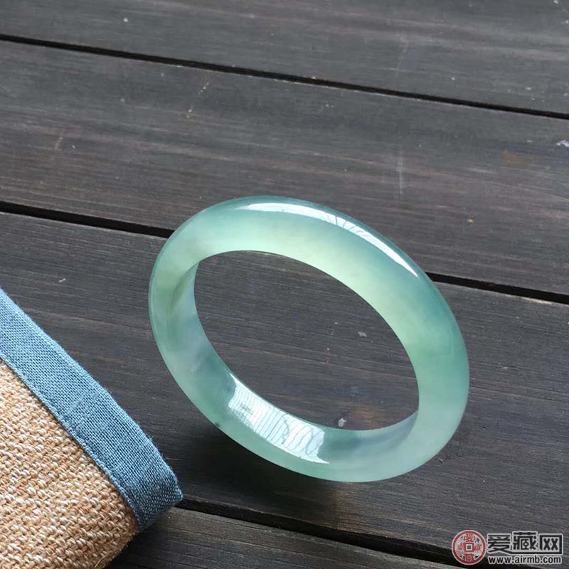 旅游景点的翡翠应该怎样购买? 