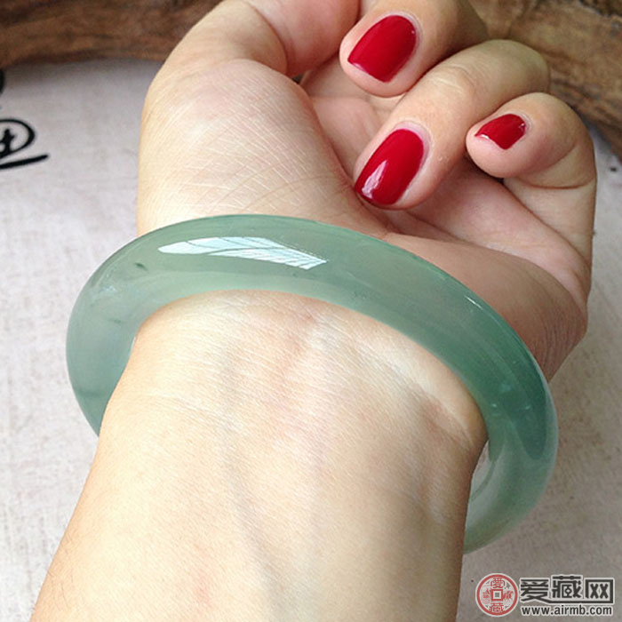 浅看龙石种翡翠的功效 