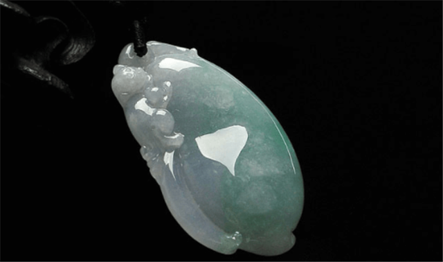 翡翠春带彩的价格行情怎么样？看完这篇文章你就懂了！   第2张