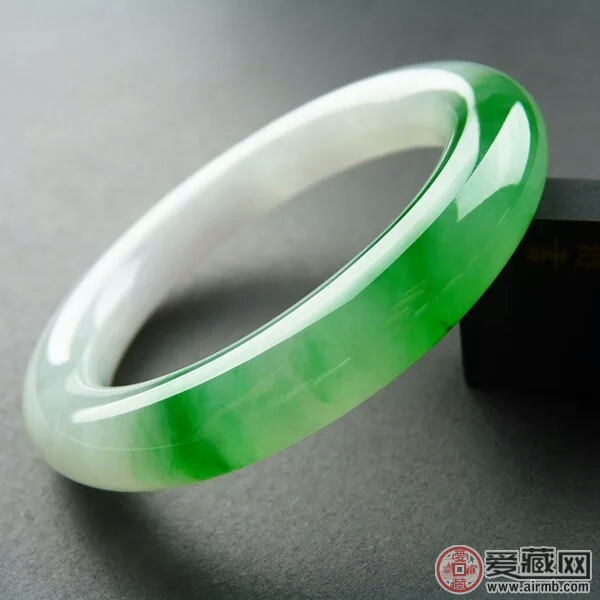 冰绿玉镯怎么保养 