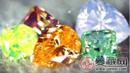 结婚买彩钻好还是白钻好？哪个更贵？ 