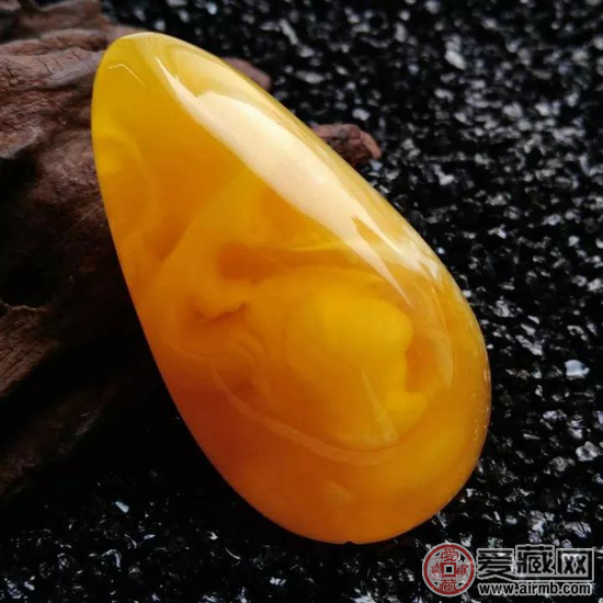 为什么蜜蜡会变色？还会变老？   第5张