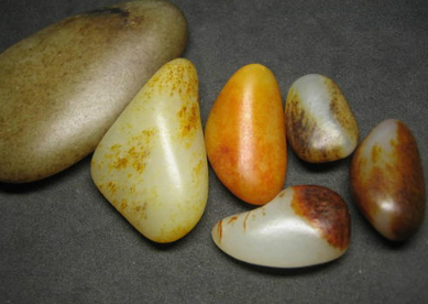 和田玉籽料的6大特点 和田玉籽料图片介绍 