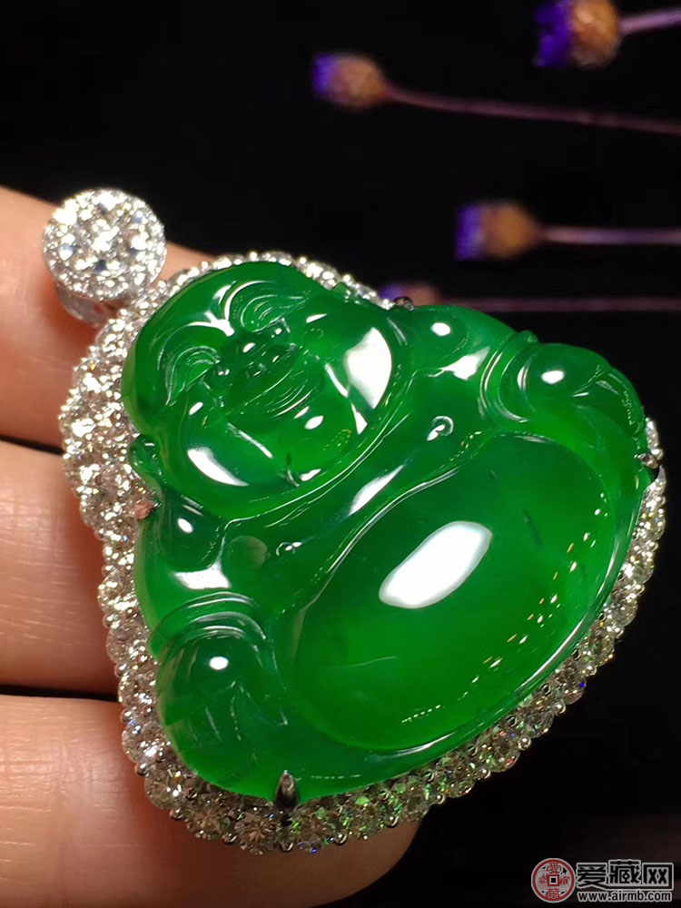 可以根据哪些特征鉴定翡翠A货？ 