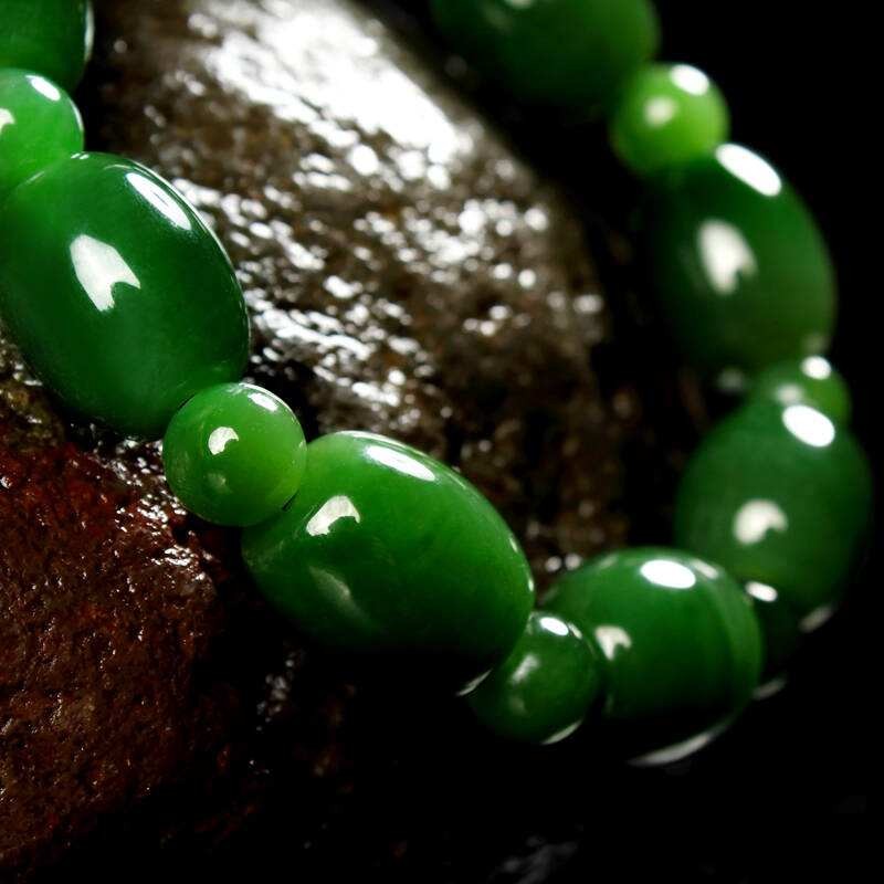 和田碧玉菠菜绿市场价多少 如何鉴别真假 