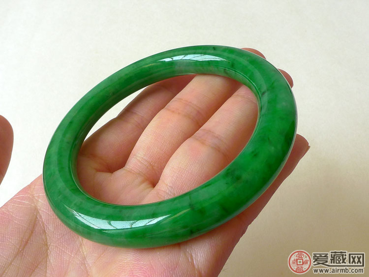 旅游的时候买了翡翠，可以要求退货吗？ 