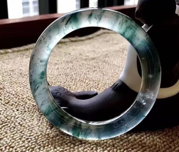 翡翠手镯市场价格 翡翠手镯的价格趋势