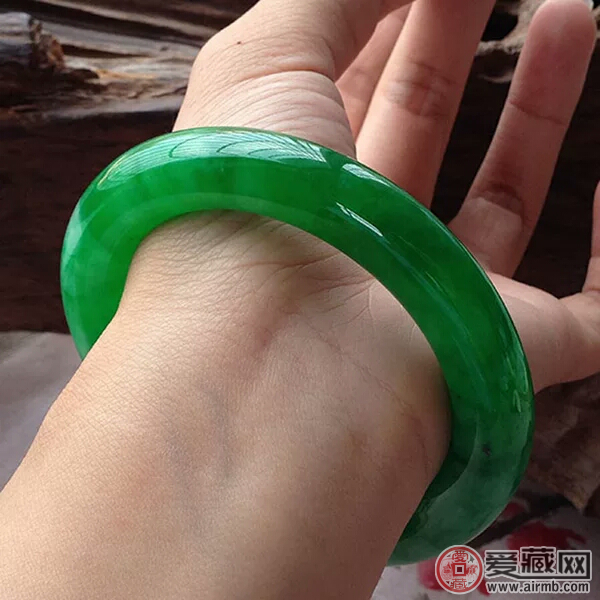 帝王绿翡翠鉴定方法有哪些 