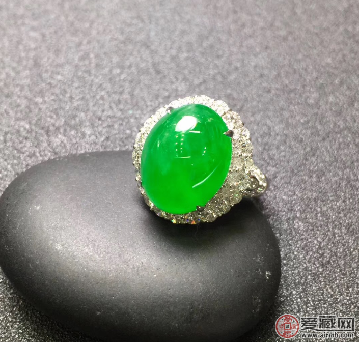 翡翠跟钻石怎样搭配好看？ 