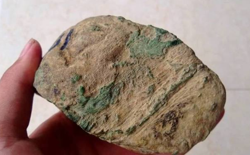 翡翠原石市场价格多少 翡翠原石市场报价 第2张