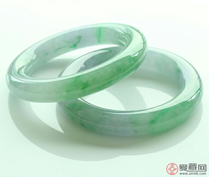 豆种翡翠送人好吗?怎么挑选出优质的豆种翡翠? 