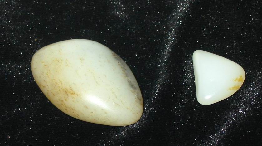 和田玉芝麻点青花籽料 收藏价值高不高 