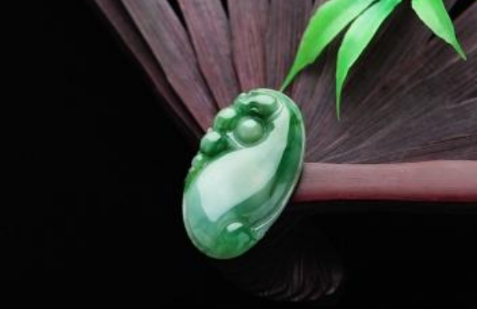 翡翠阳绿 翡翠阳绿一般多少钱呢 第1张