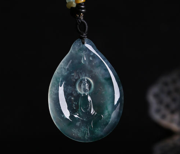 翡翠挂件价格 翡翠挂件多少钱   第1张