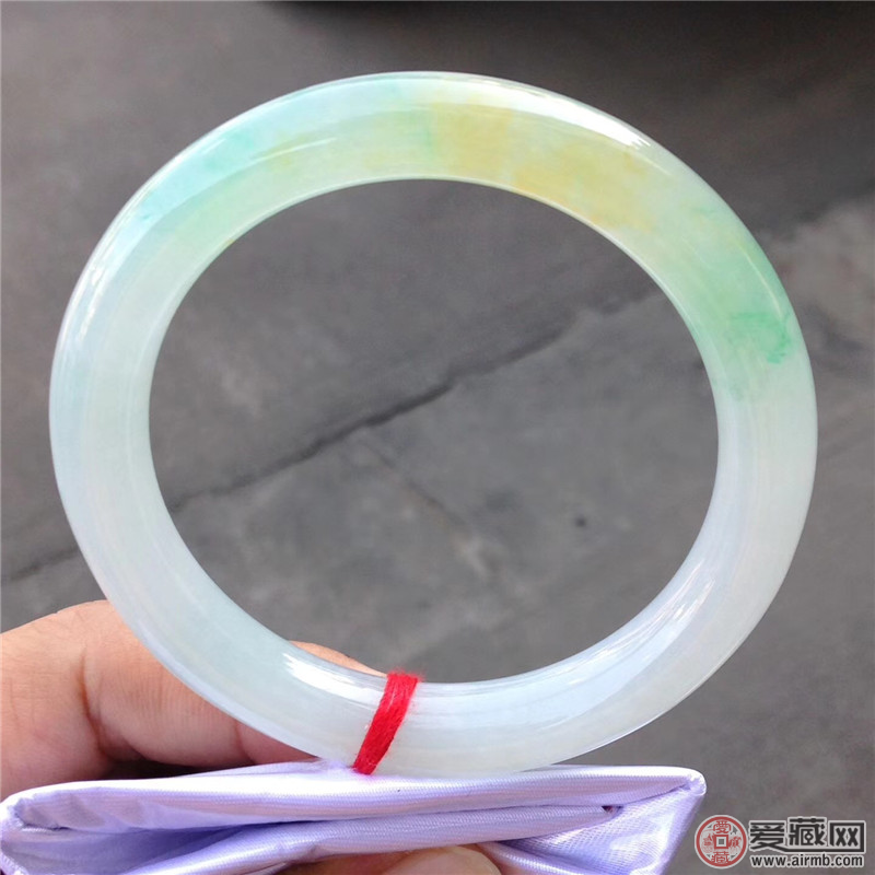 别致的黄加绿翡翠多少钱   第2张