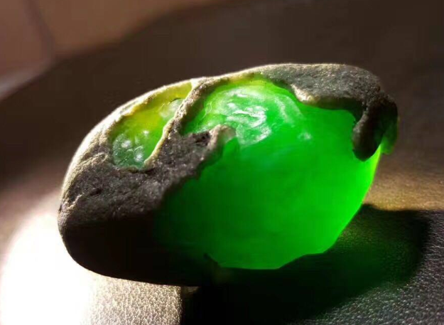 翡翠原石好坏怎么看 看这五大点 第2张