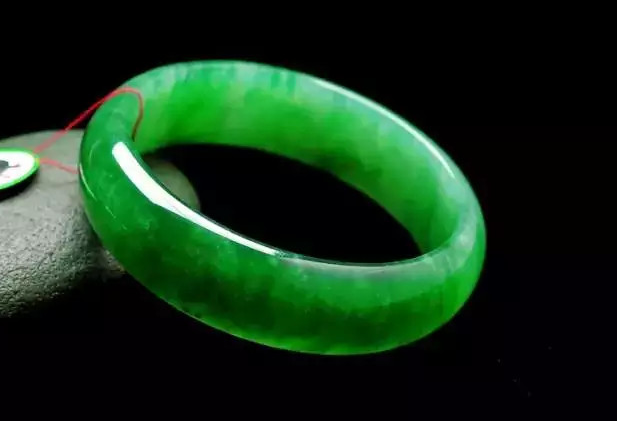 翡翠鉴定方法 翡翠的鉴定四步法   第1张