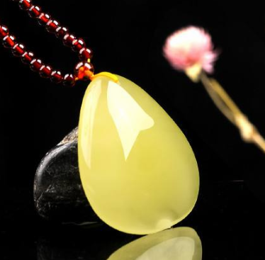 琥珀俄料和乌料哪个好 琥珀俄料和乌料   第2张