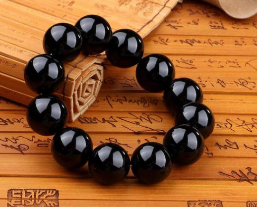 红玛瑙贵还是黑玛瑙贵 红玛瑙和黑玛瑙 第1张