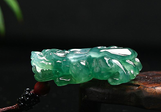 普通翡翠图片 普通翡翠图片及价格一般多少 第2张