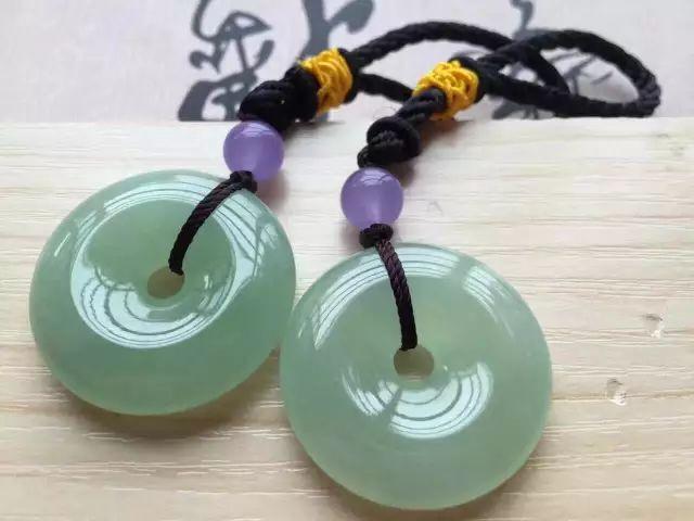 翡翠鉴定：这种料子的翡翠还不如不买   第2张