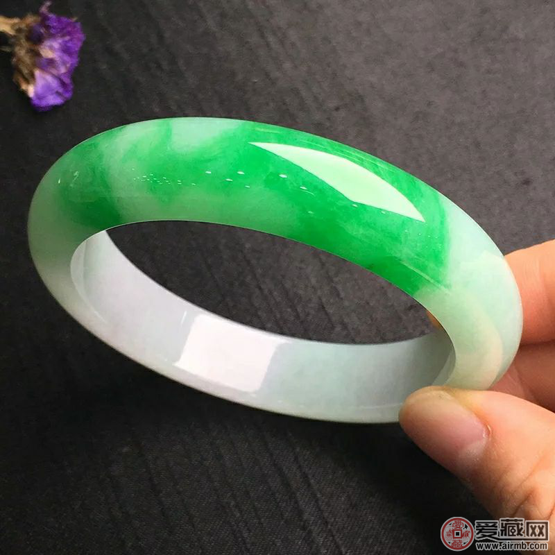 怎样区分冰糯种翡翠的真假 