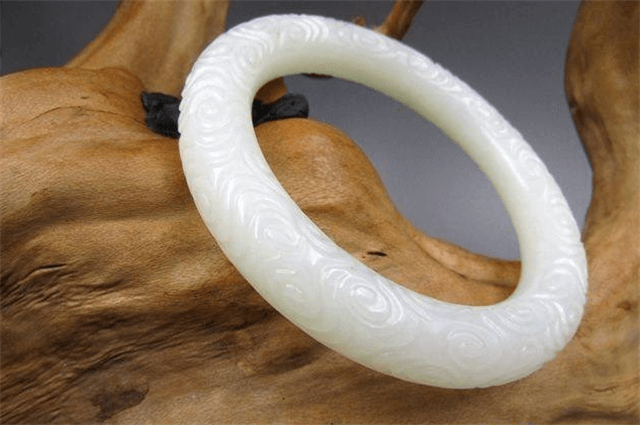 按照产出环境来分类，和田玉的种类有哪些？   第2张