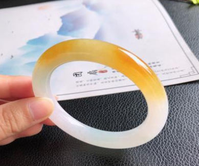 黄色的翡翠 黄色的翡翠价格是多少 