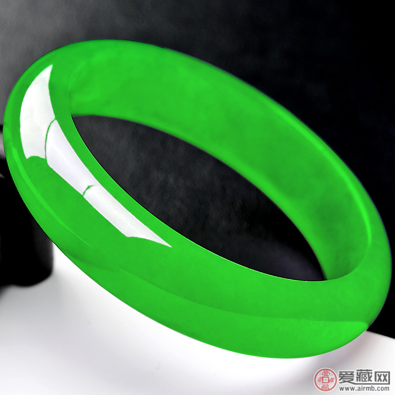 冰种翡翠送人好吗？一般都送什么款式的？ 