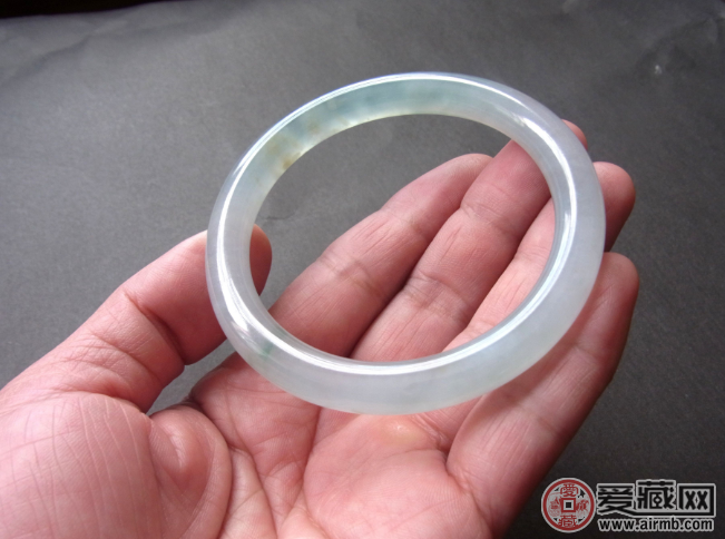 辨别冰种翡翠真假的方法有哪些呢? 