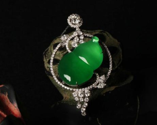 一个翡翠吊坠大约多钱 块小翡翠吊坠多少钱   第1张