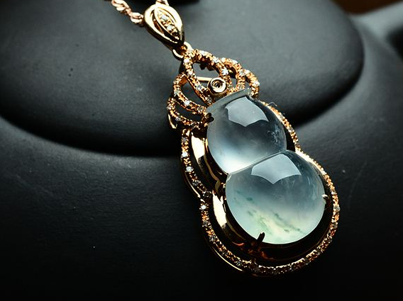 高冰种翡翠价钱 高冰种翡翠多少钱   第2张