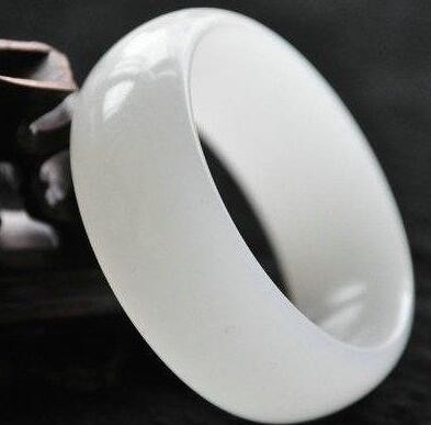 昆仑玉手镯图片 昆仑玉手镯贵吗 