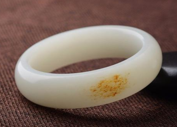 怎样保养玉手镯 睡觉能戴玉手镯吗   第2张