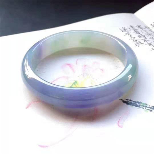 翡翠手镯送人有什么讲究？   第3张