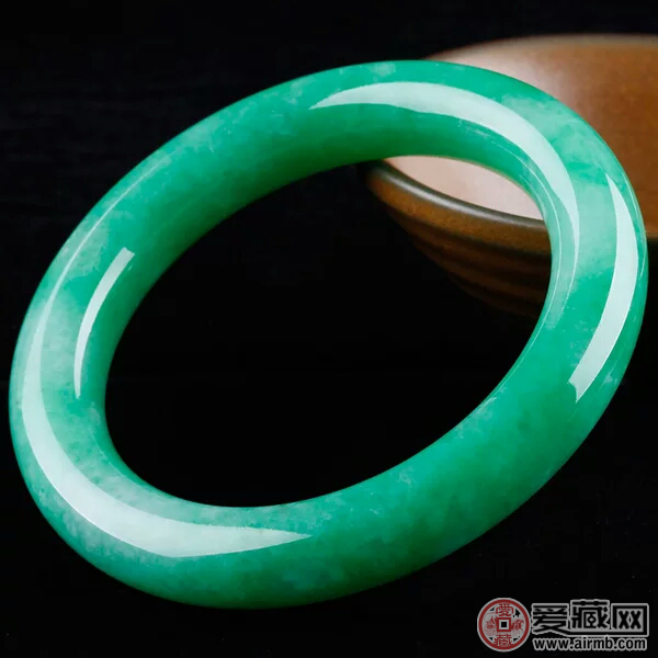 干青种翡翠保养技巧，怎么保养好？ 