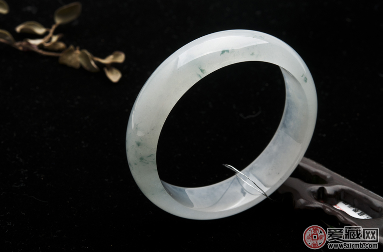 冰糯种翡翠价值有哪些 三分钟带你了解知道 