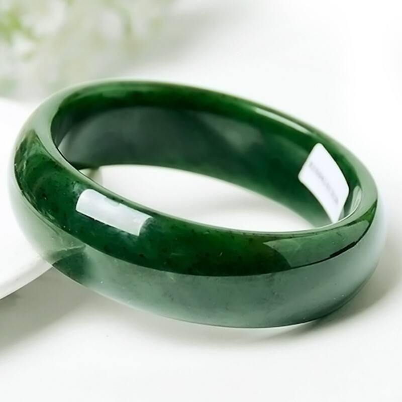 十大玉手镯品牌排行榜 购买玉镯要注意什么 