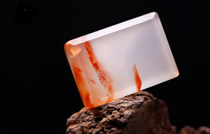 翡翠跟玛瑙有什么区别 翡翠跟玛瑙价格   第1张