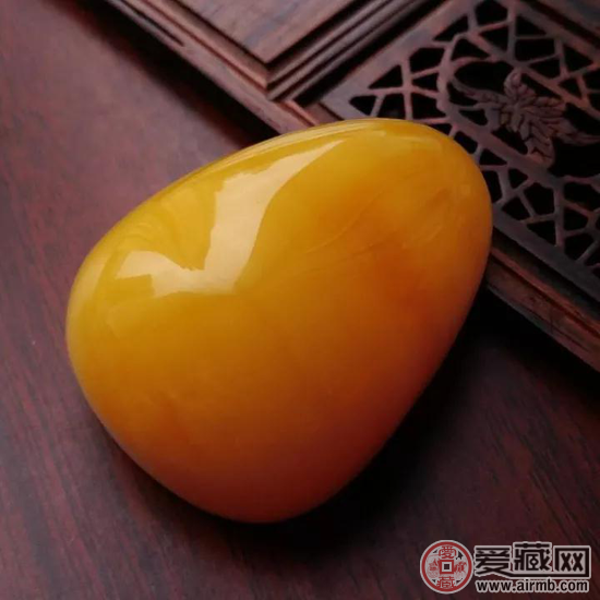 为什么蜜蜡会变色？还会变老？   第4张