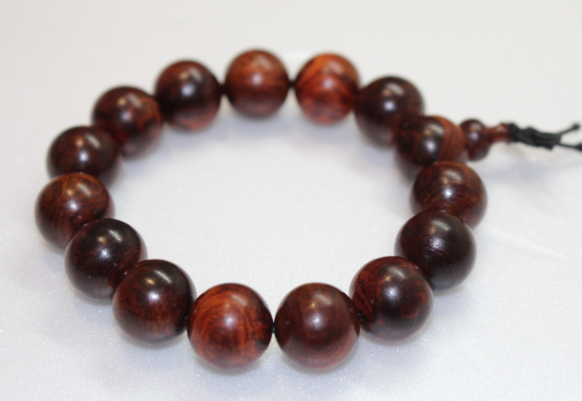 黄花梨手串的价格 几百元能买花梨手串吗   第2张