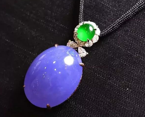 镶嵌饰品让翡翠尽显的绝世风华   第4张