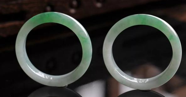 翡翠“手镯王”惊现苏富比拍卖会，估价一个亿   第3张