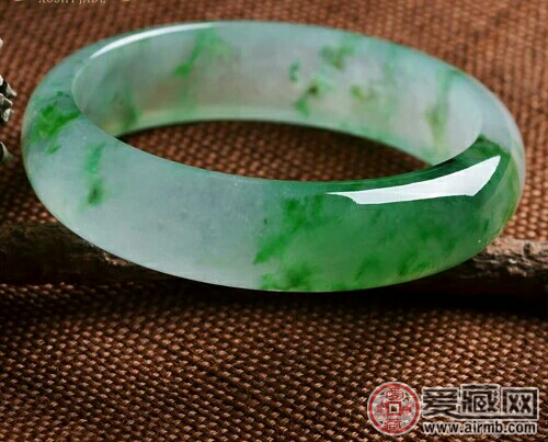 翡翠怎么分级？翡翠分级的国家标准是什么 